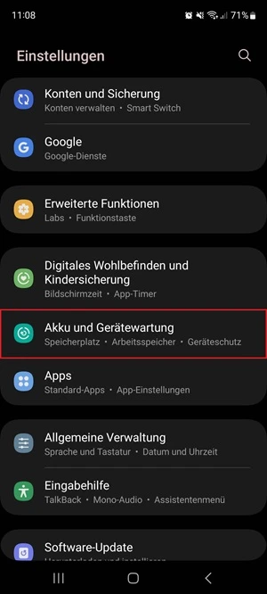 Screenshot von den Einstellungen mit Markierung von „Akku und Gerätewartung“.