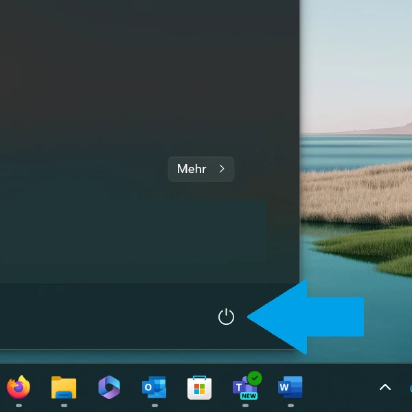 Ausschalt-Button im Start-Menü mit blauem Pfeil