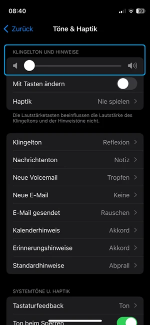 Screenshot von iPhone-Einstellungen in „Töne & Haptik“ mit blauer Markierung des Schiebereglers für die Lautstärke-Einstellung