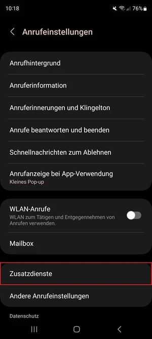 Screenshot von Anrufeinstellungen mit Markierung von „Zusatzdienste“.