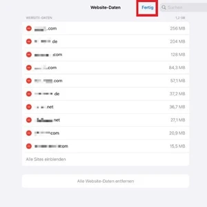Screenshot der „Website-Daten“ in den Einstellungen von „Safari“ mit Markierung von „Fertig“
